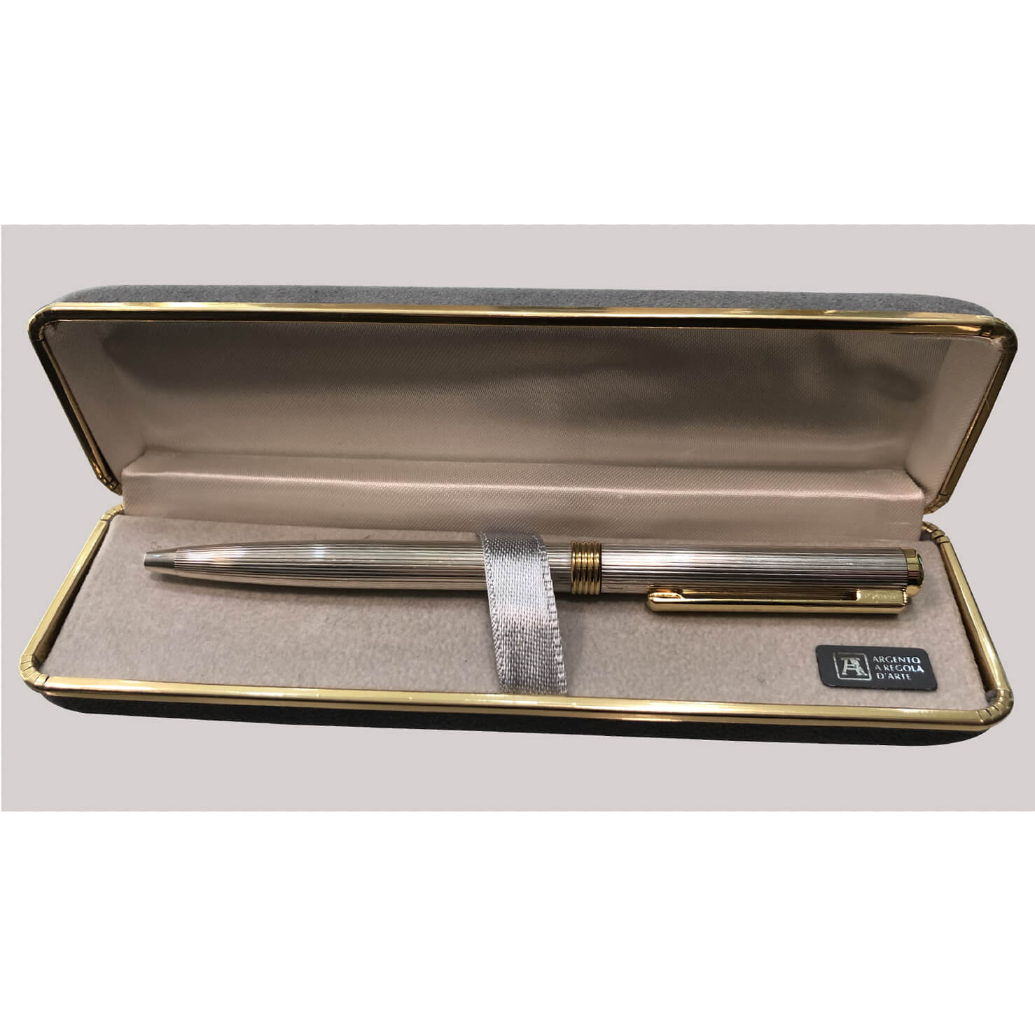 Penna in argento placcata oro giallo 18kt con scatola ricondizionato a  90.00€