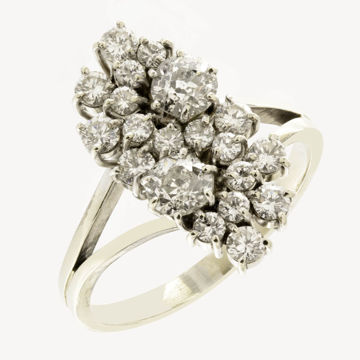 Anello in oro bianco con diamanti taglio antico 0,66ct tot e diamanti taglio round 0,96ct tot