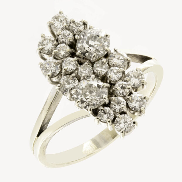 Anello in oro bianco con diamanti taglio antico 0,66ct tot e diamanti taglio round 0,96ct tot