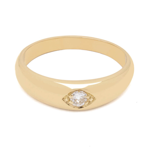 Anello in oro giallo con diamante centrale taglio antico