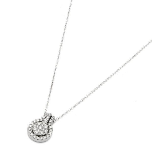 Collana in oro bianco con ciondolo pavé di diamanti