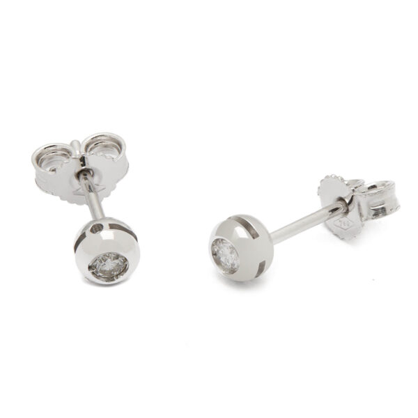 Orecchini punto luce a cipollino in oro bianco e diamanti 0,15ct