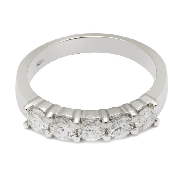Anello veretta in oro bianco e diamanti 0,85ct