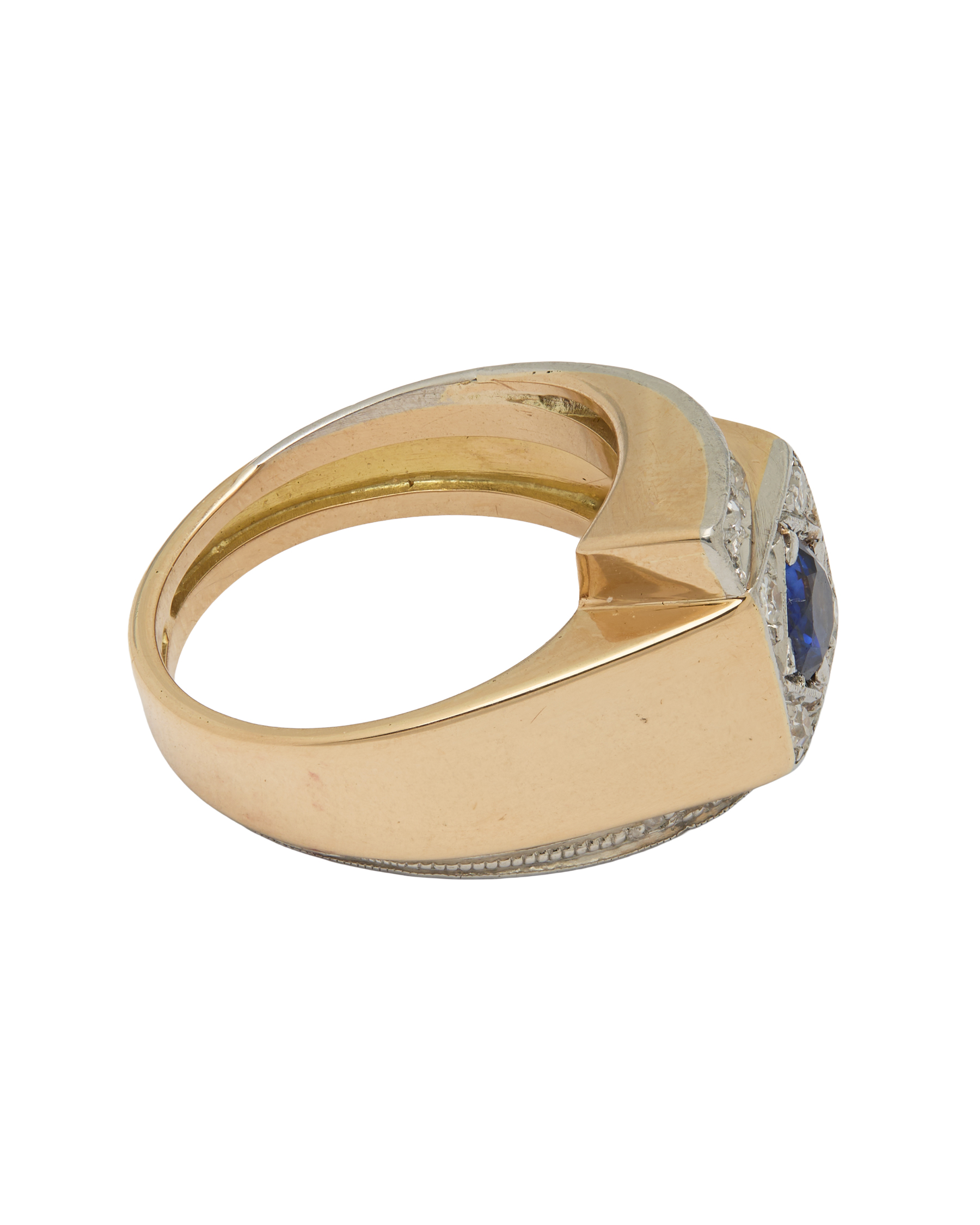 Anello vintage in oro rosa e bianco con diamanti e zaffiro centrale-2