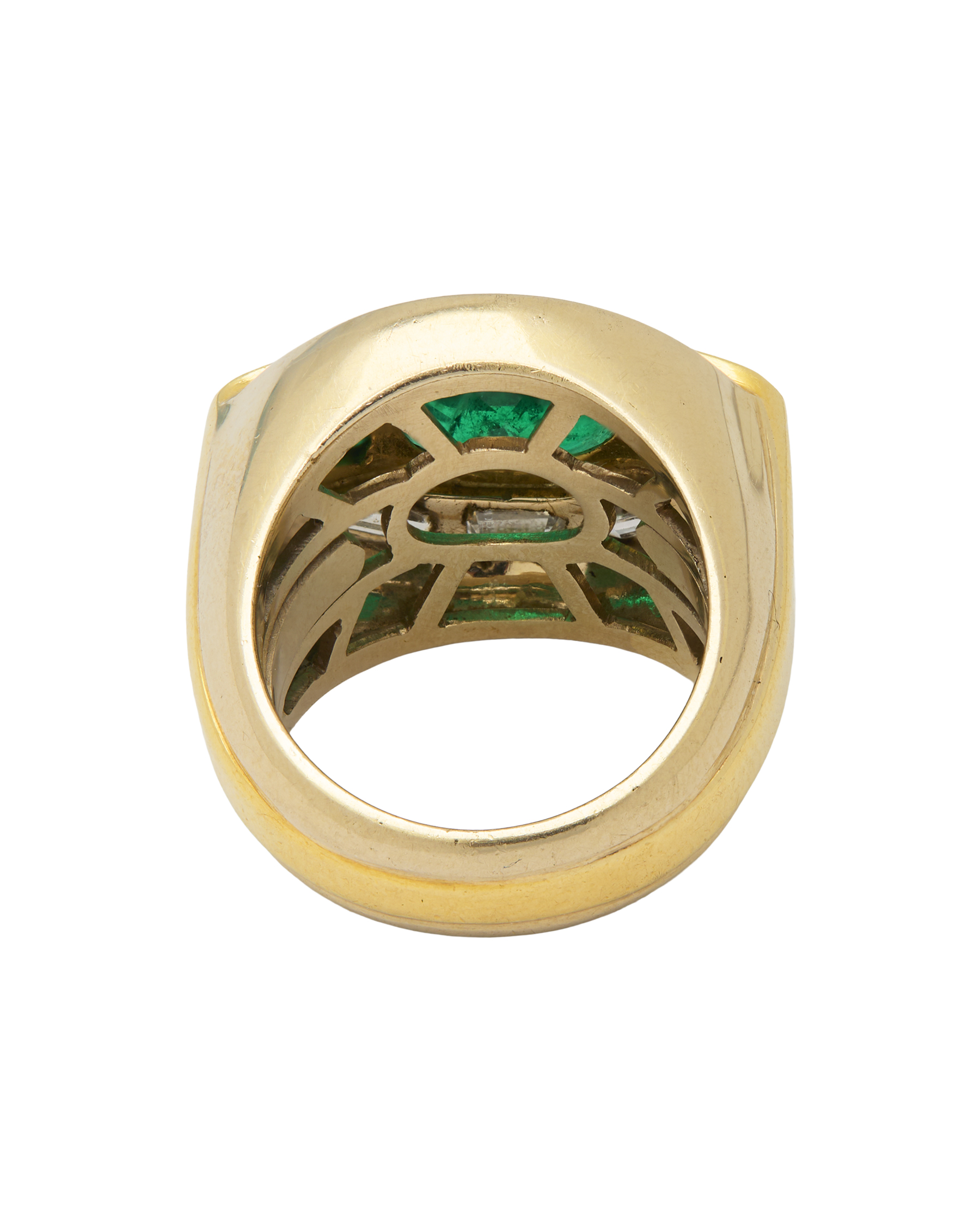 Anello in oro bianco e giallo con diamanti e smeraldi-3